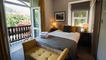 Classic Double Room | 1 bedroom, blackout curtains, free WiFi, bed sheets