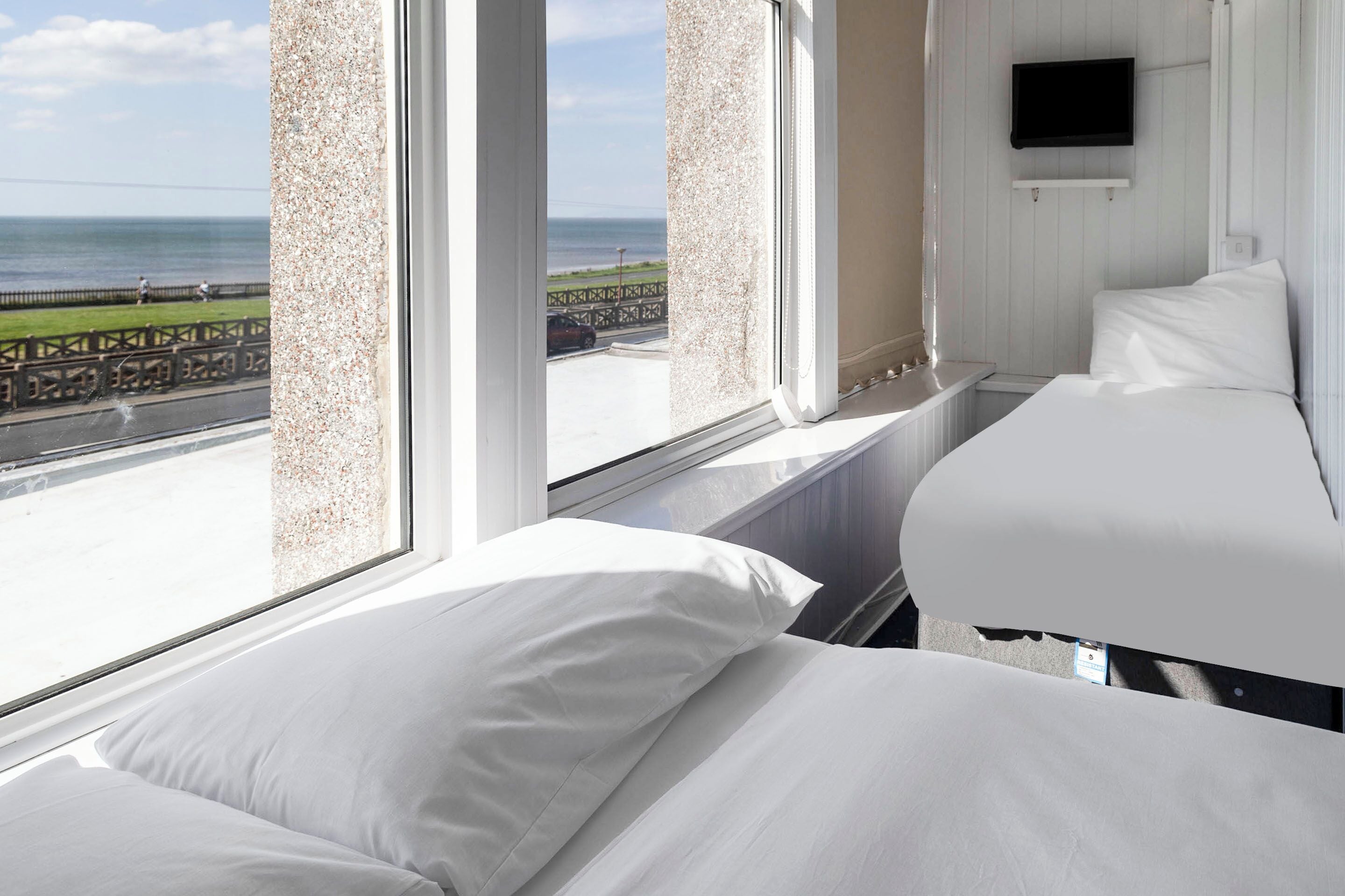 Tremannsrom – familie, 1 dobbeltseng med sovesofa | Skrivebord