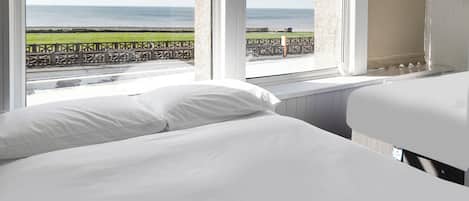 Family Triple Room, 1 Double Bed with Sofa bed | 1 bedroom, desk