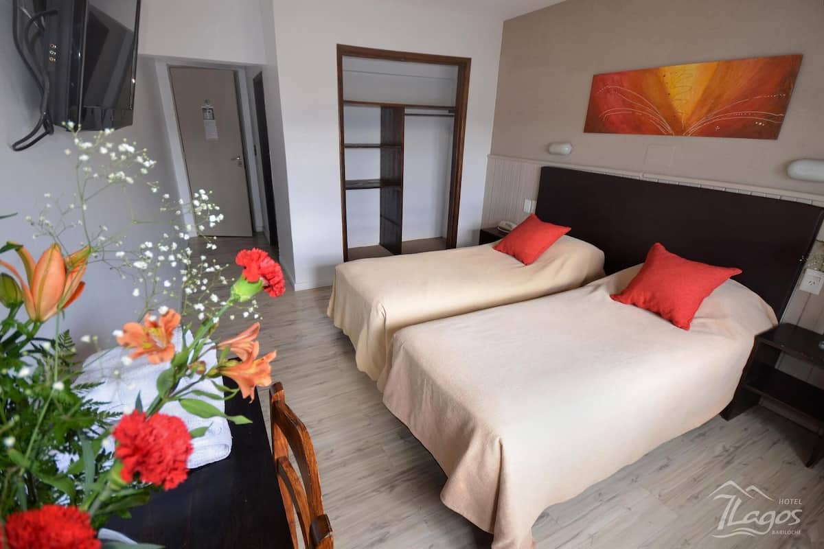 Premium bedding, in-room safe, free WiFi
