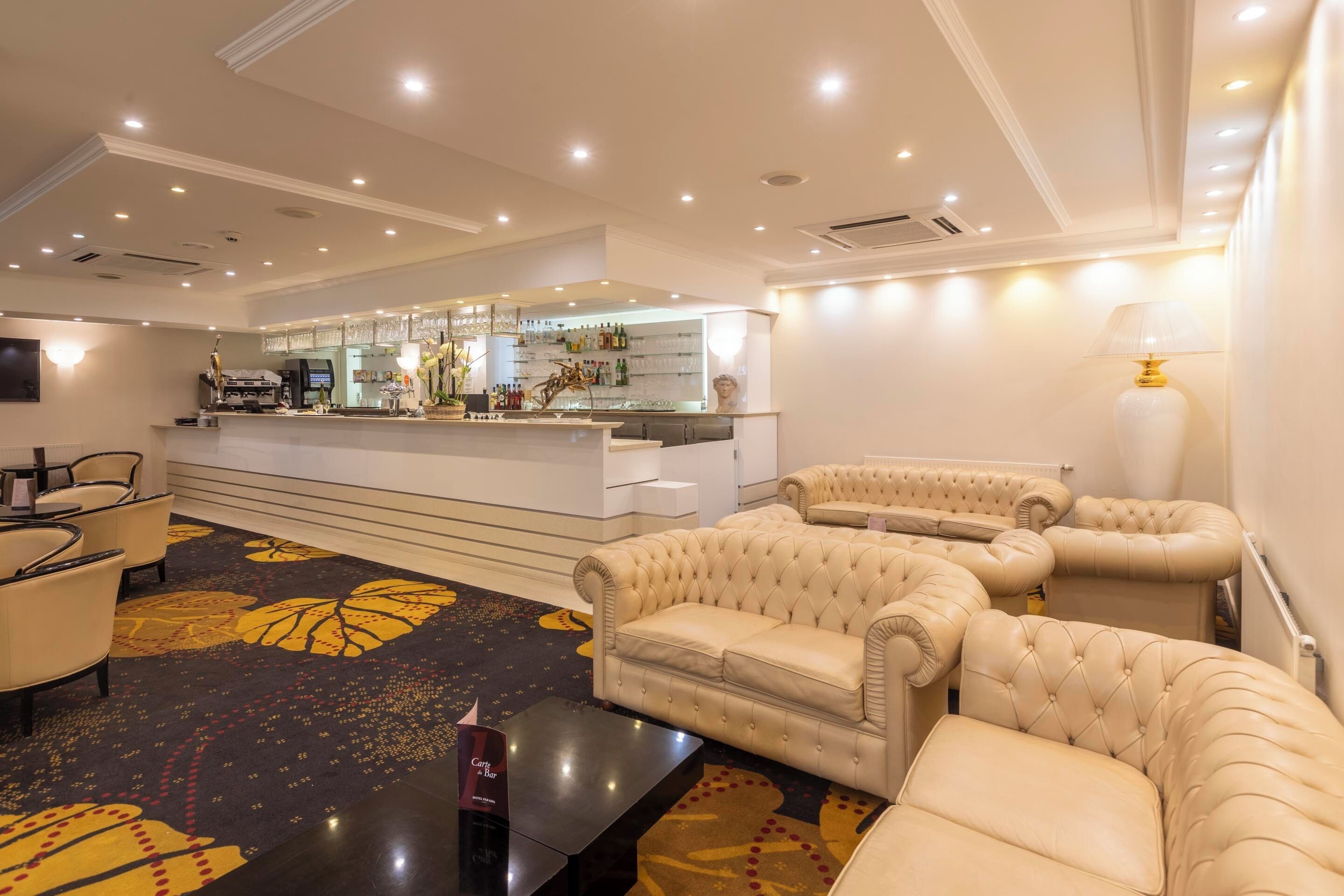 Bar (en la propiedad)