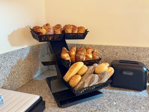 Petit déjeuner buffet servi en supplément en semaine