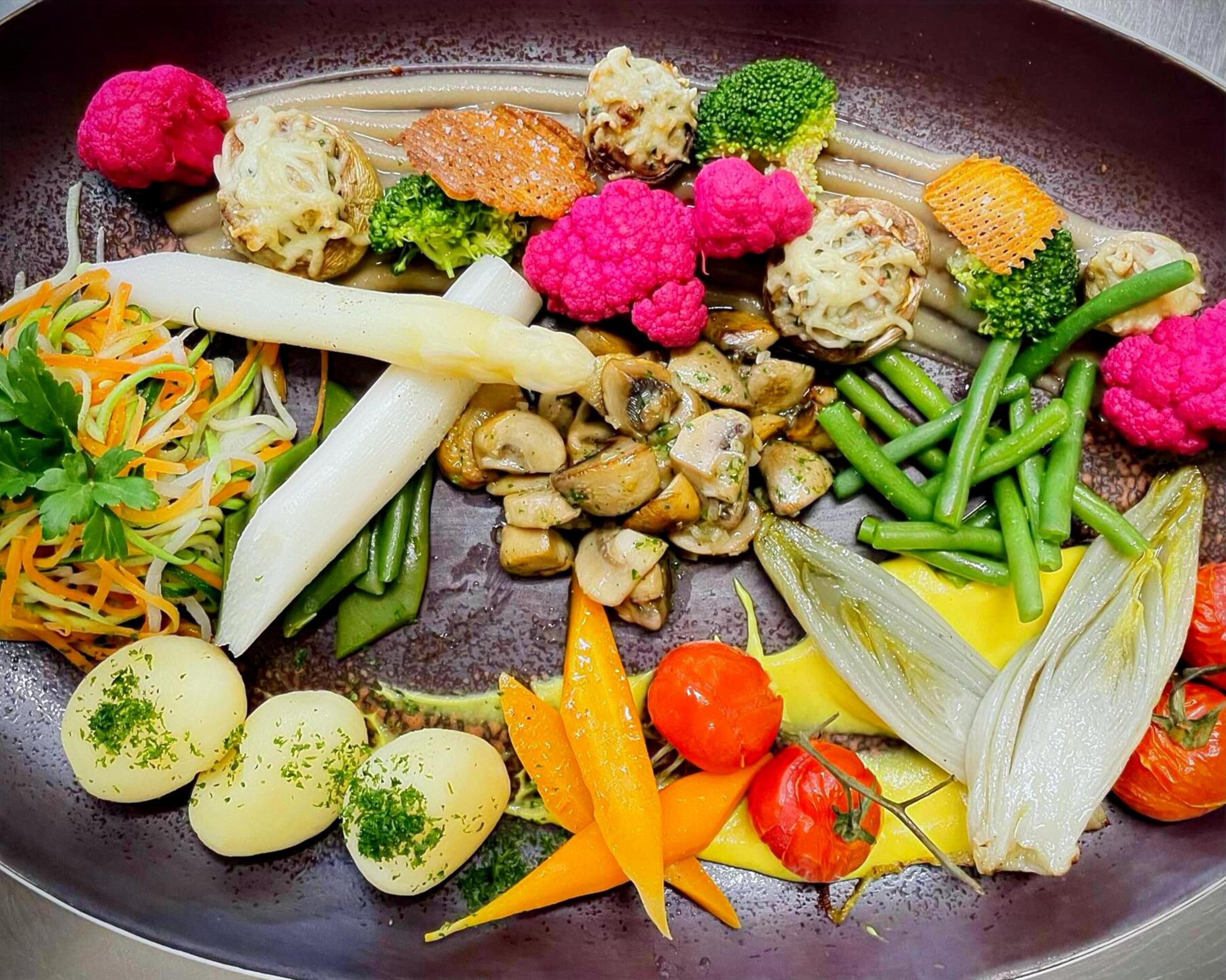 breakfast, lunch, dinner served; french cuisine