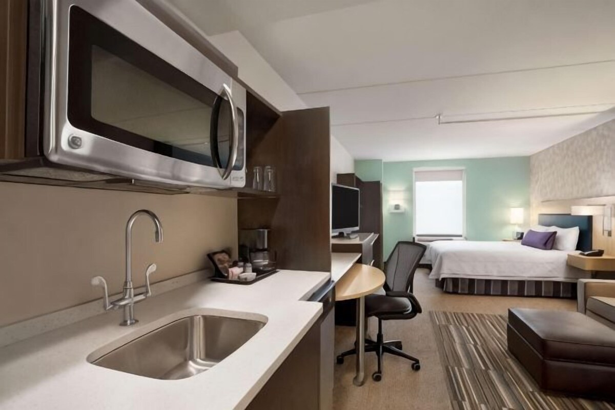 King Studio Suite