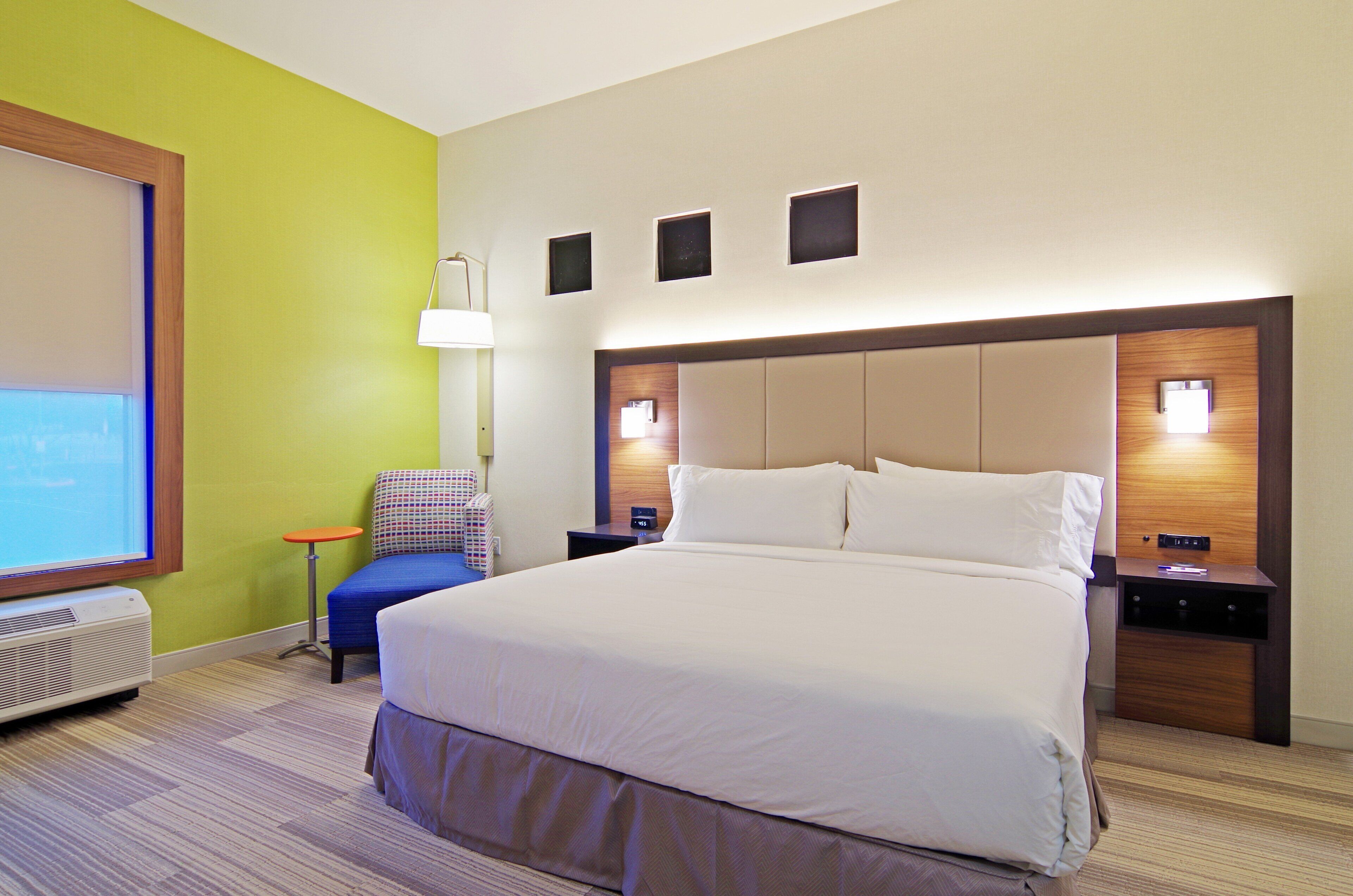 In-room safe, desk, laptop workspace, iron/ironing board