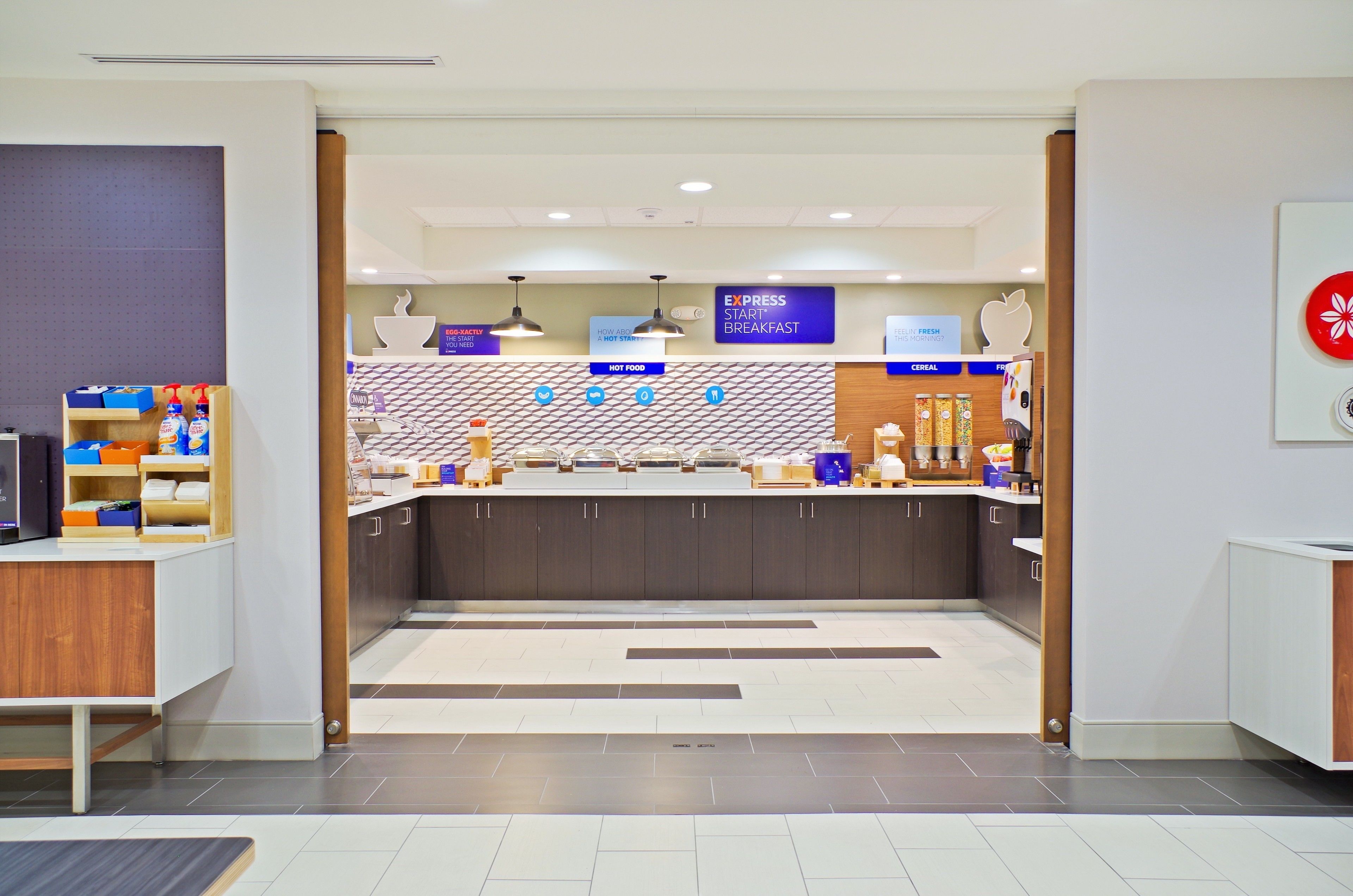 free daily full breakfast