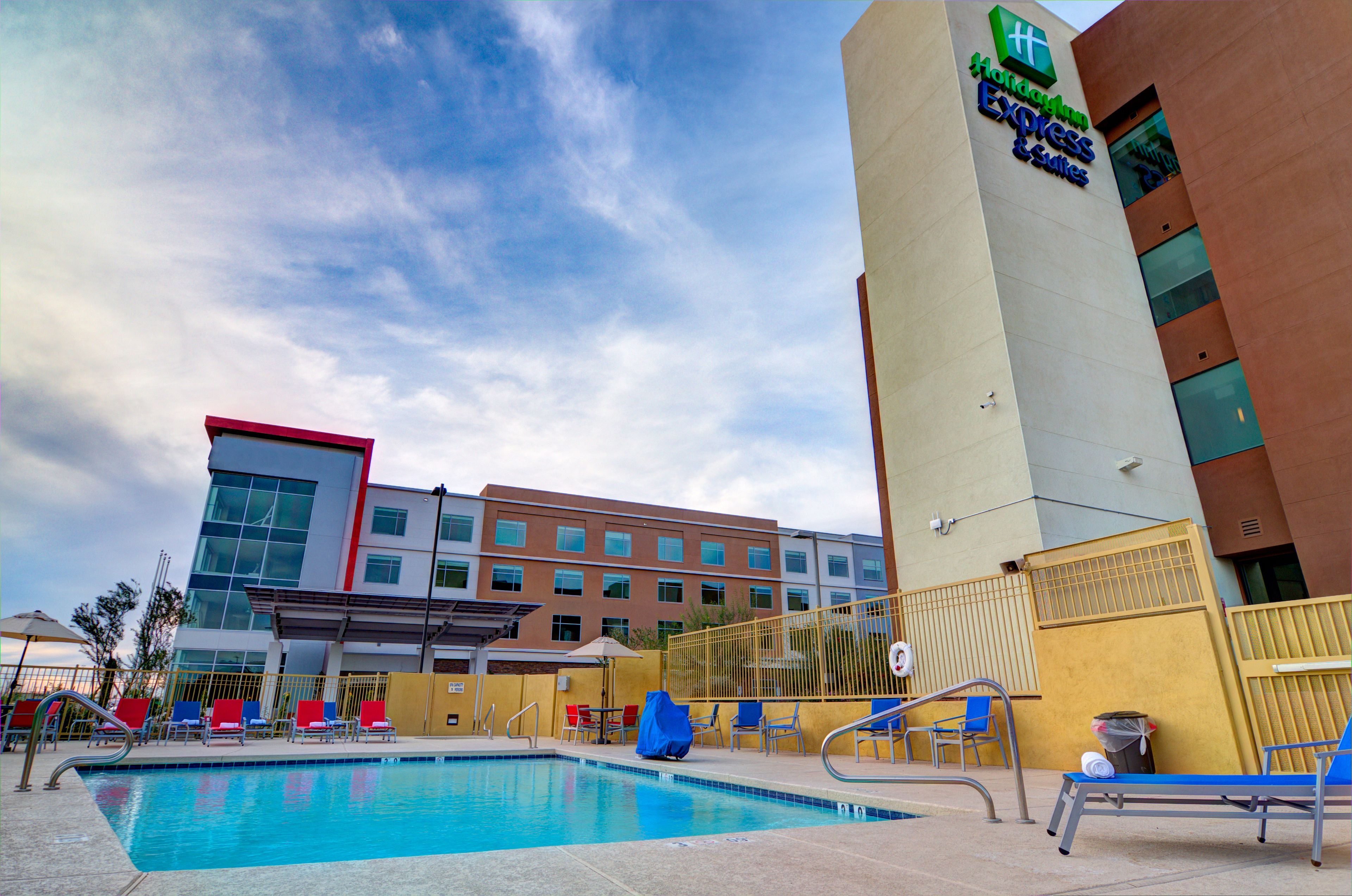 Photo - Holiday Inn Express Hotel & Suites Phoenix North Scottsdale by IHG