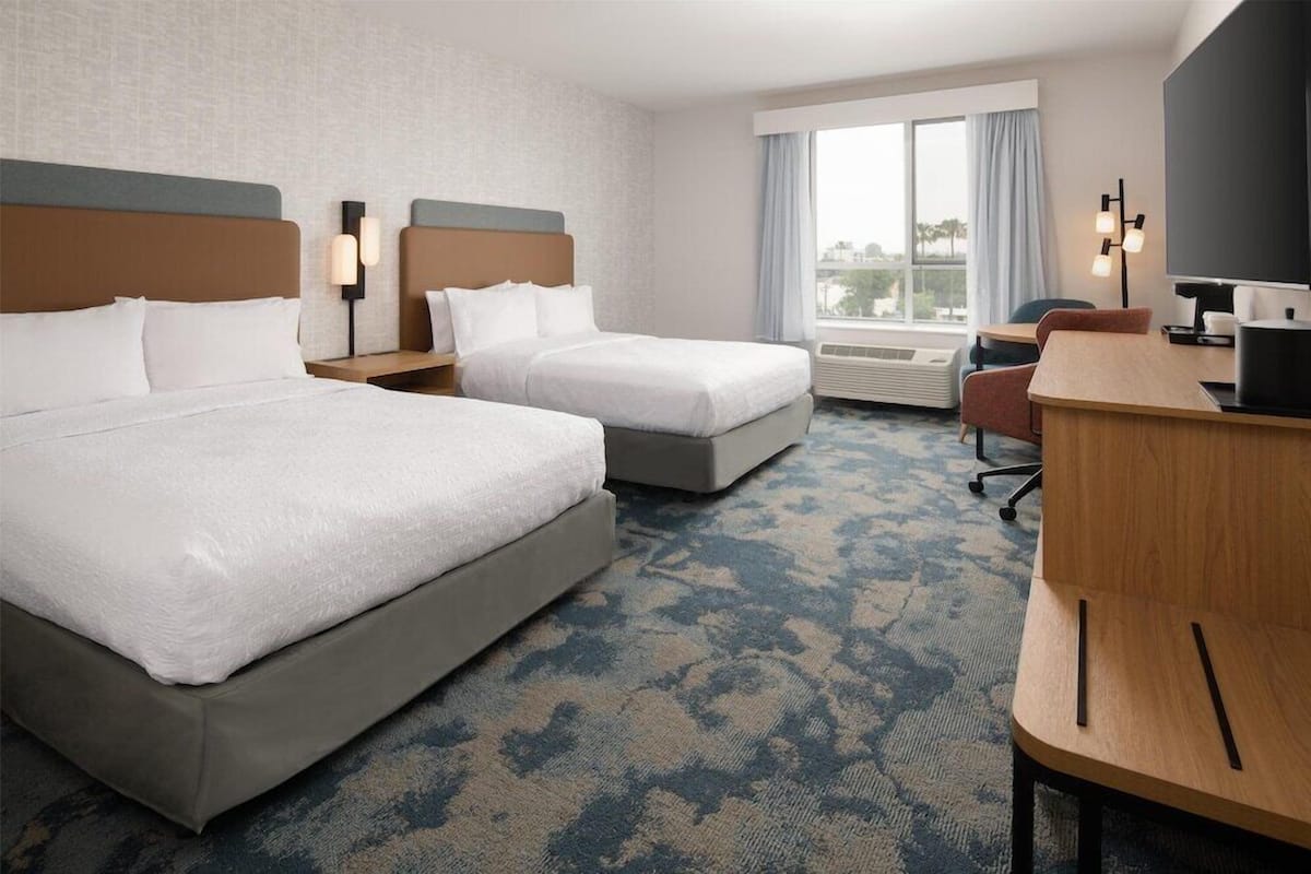 Hypo-allergenic bedding, in-room safe, individually furnished, desk