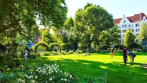 Unclassified image, 3 of 36, button - Pension Peters (Berlin)