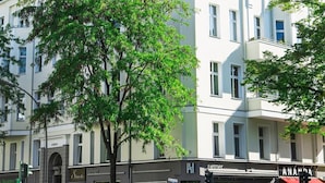 Unclassified image, 4 of 36, button - Pension Peters (Berlin)