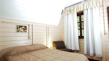 Minibar, desk, soundproofing, rollaway beds