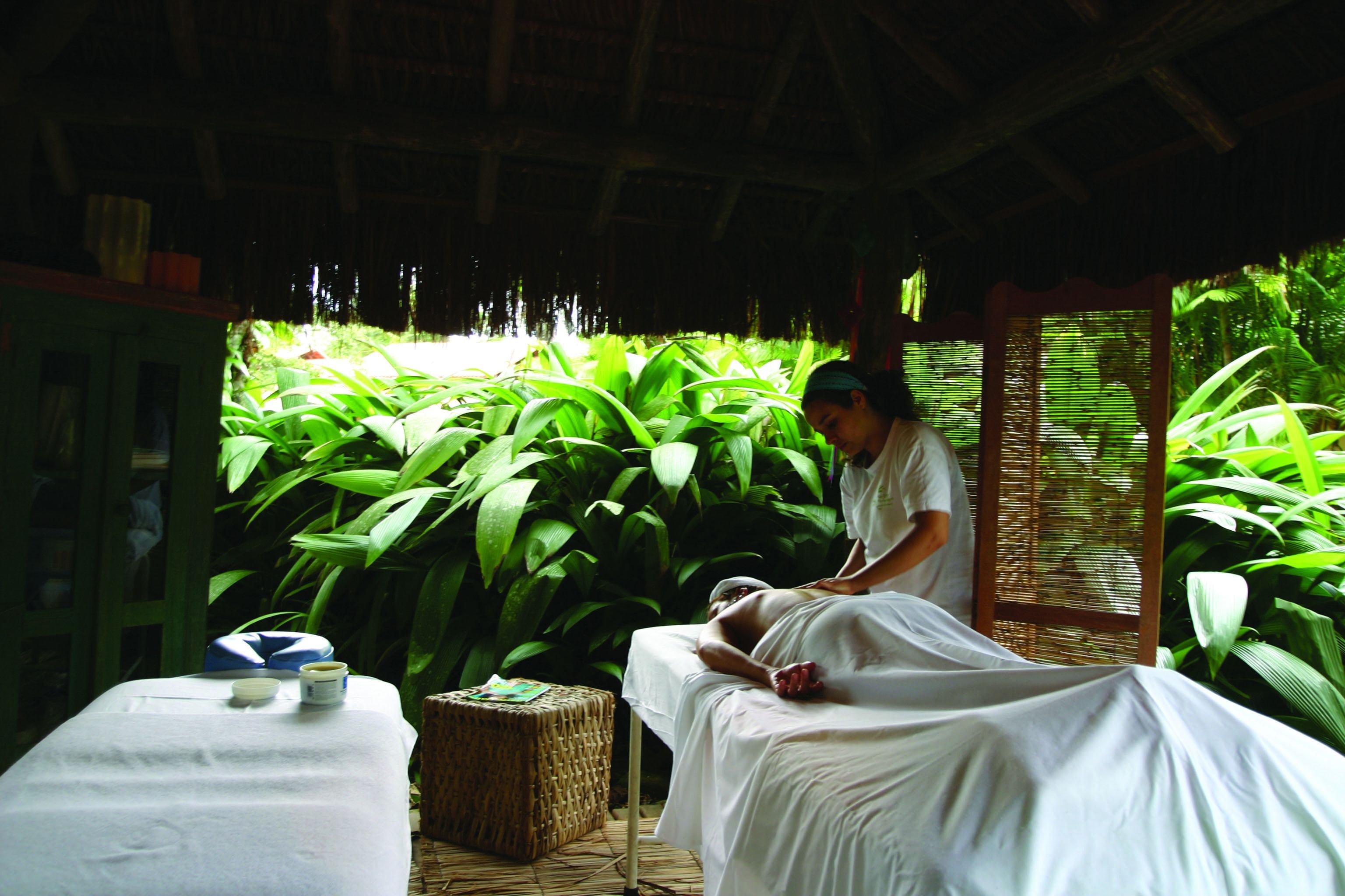 couples treatment room(s), sauna, hot tub, body treatments, hydrotherapy