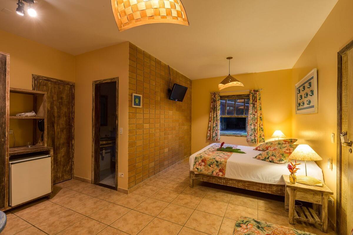 Minibar, caja de seguridad en la habitación y cortinas blackout