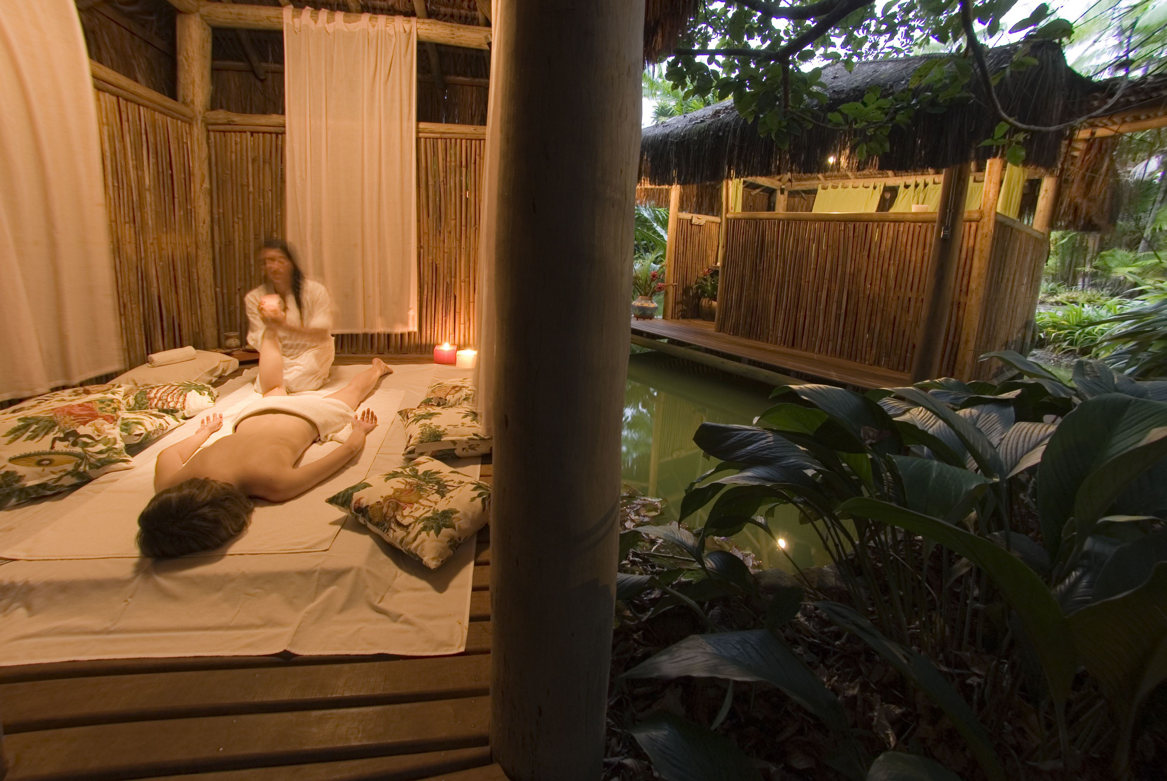 couples treatment room(s), sauna, hot tub, body treatments, hydrotherapy
