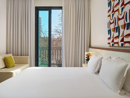 H10 Urquinaona Plaza - view 2