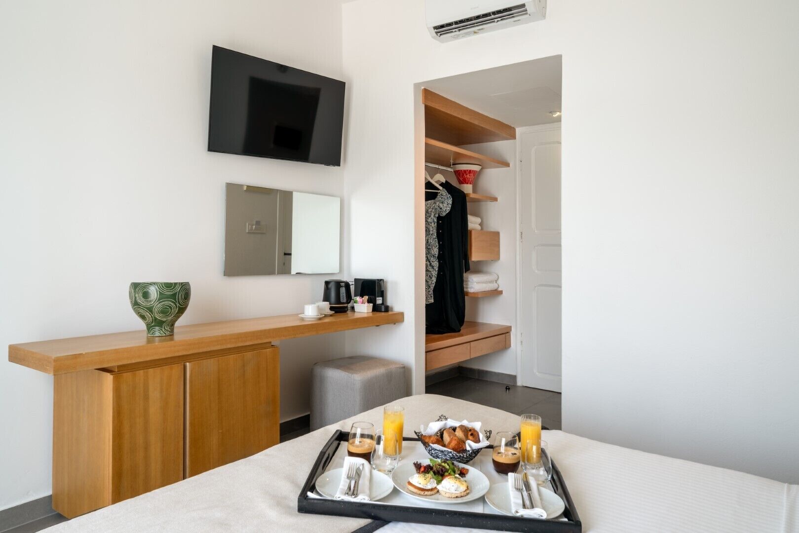 standard room, sea view | wardrobe