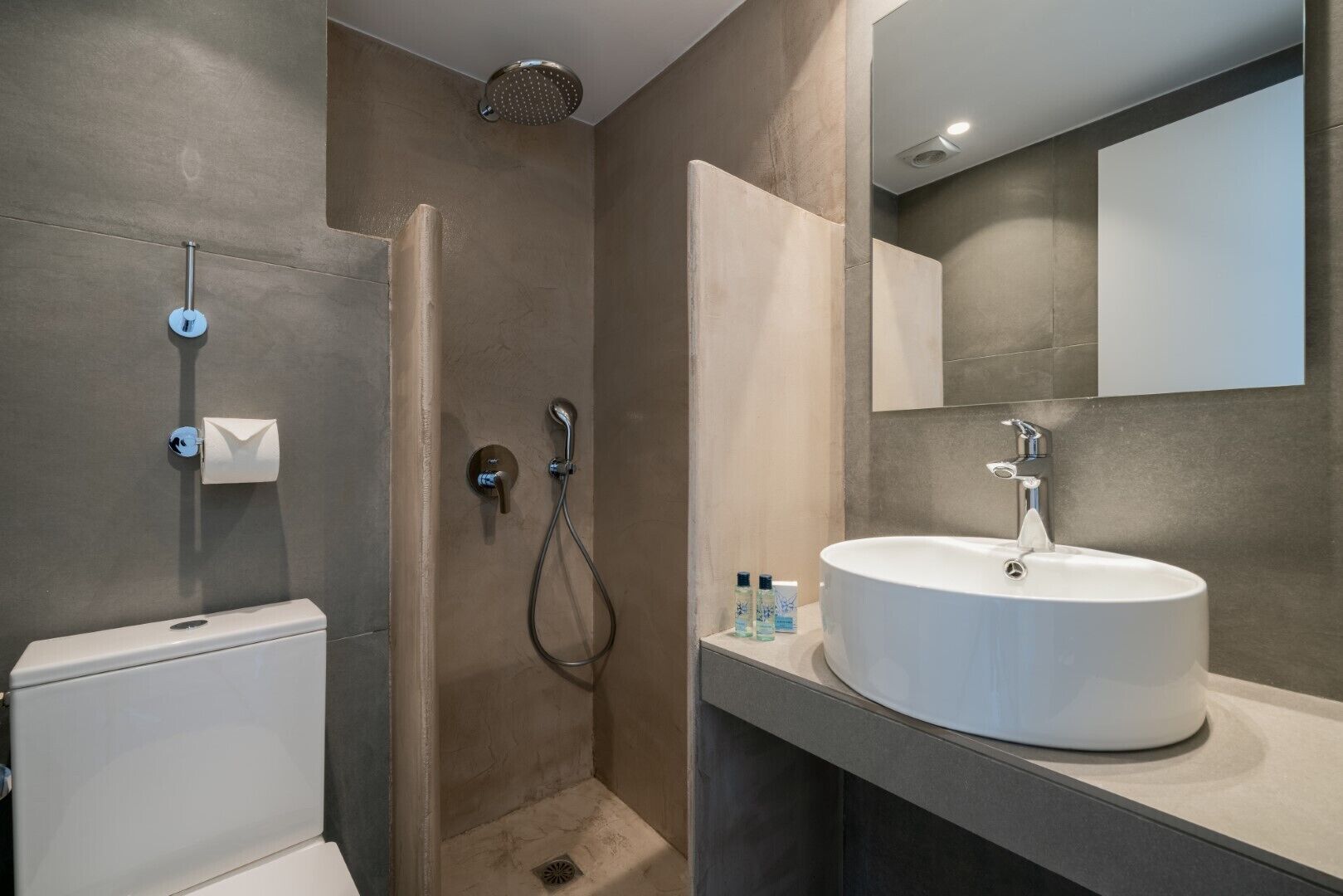 standard room, garden view | bathroom | shower, towels