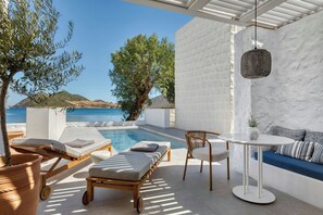 Suite, 1 King-Bett und Schlafsofa, Meerblick | Pool