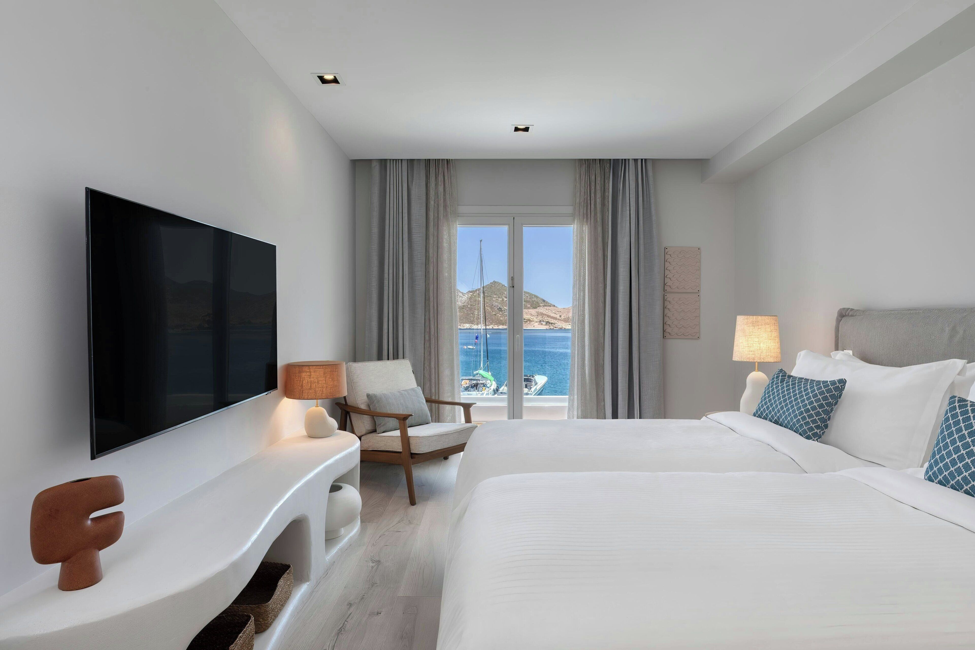 Hypo-allergenic bedding available, minibar, in-room safe