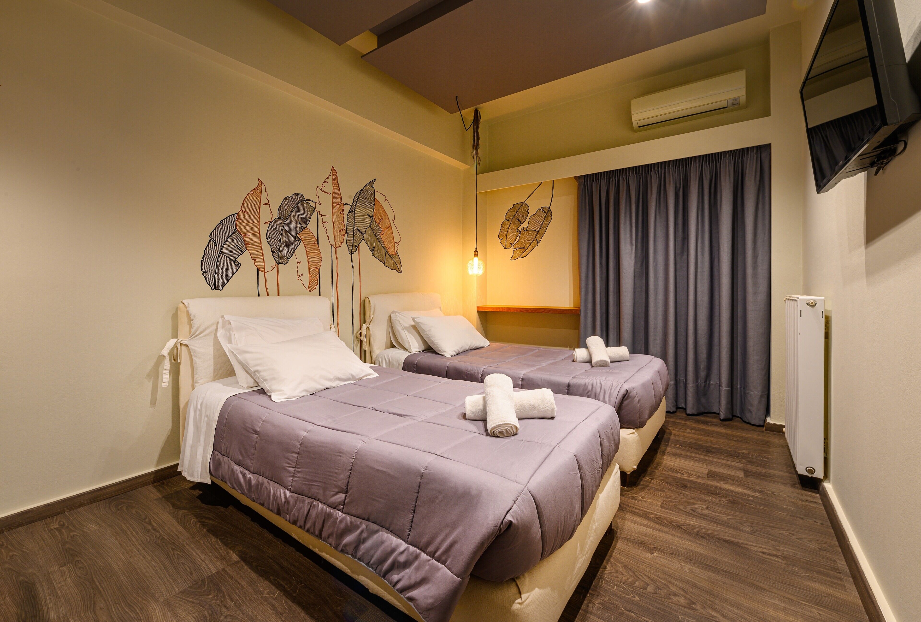 deluxe double or twin room | 1 bedroom, minibar, in-room safe, individually decorated