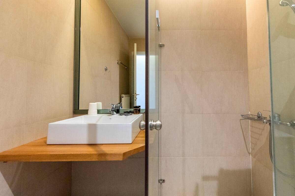 superior double or twin room | bathroom | shower, hair dryer, bidet, towels