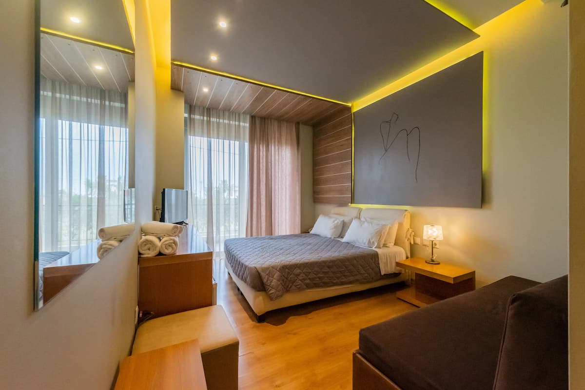 Superior kamer, 1 twee- of 2 eenpersoonsbedden | 1 slaapkamer, een minibar, een kluis op de kamer