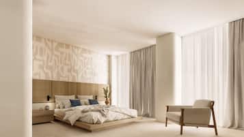 Suite | Minibar, in-room safe, individually decorated, desk