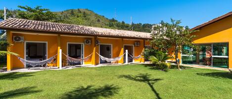 Deluxe Suite, Multiple Beds | Mountain view