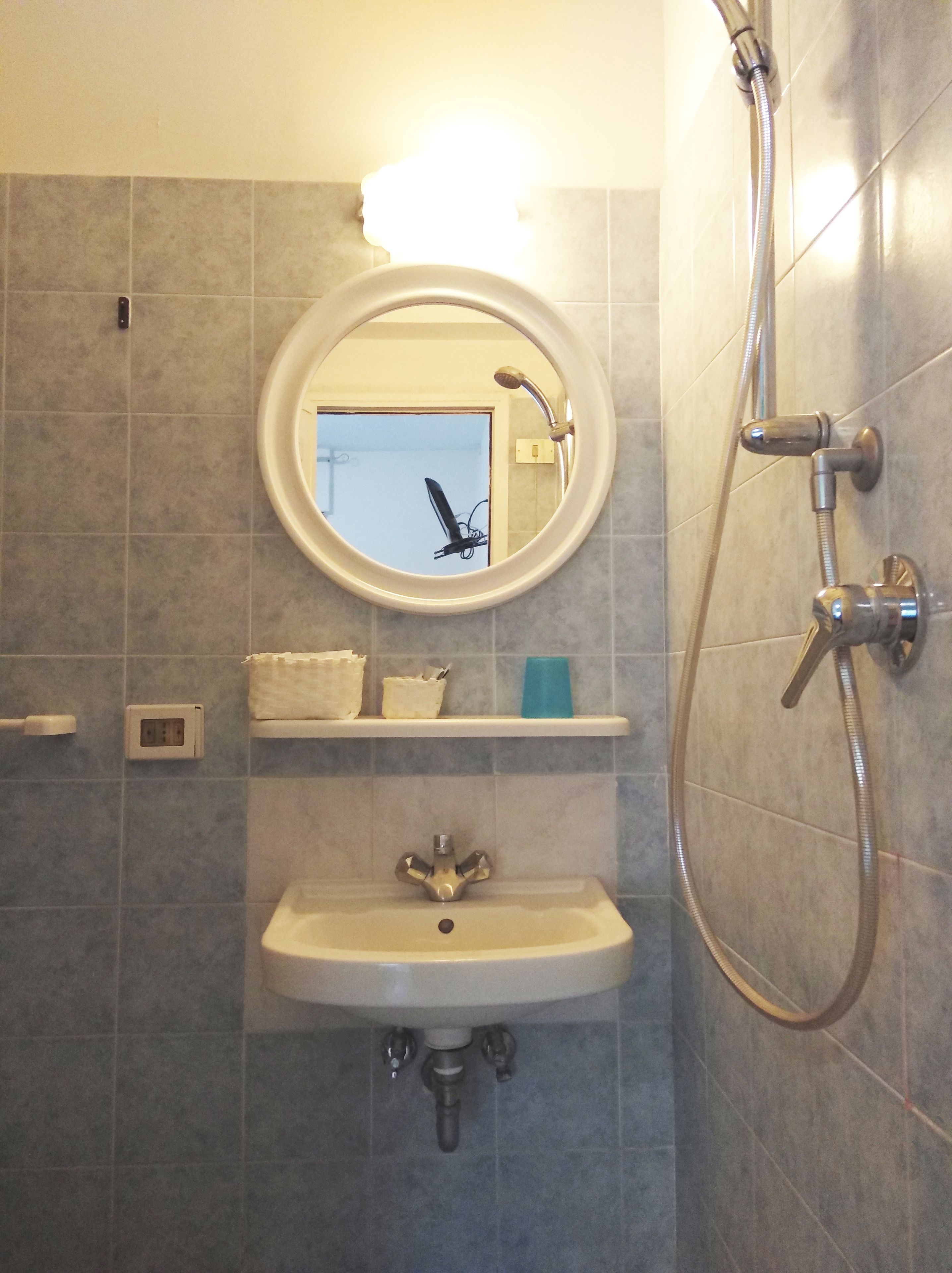 Shower, towels
