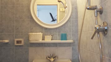 Shower, towels