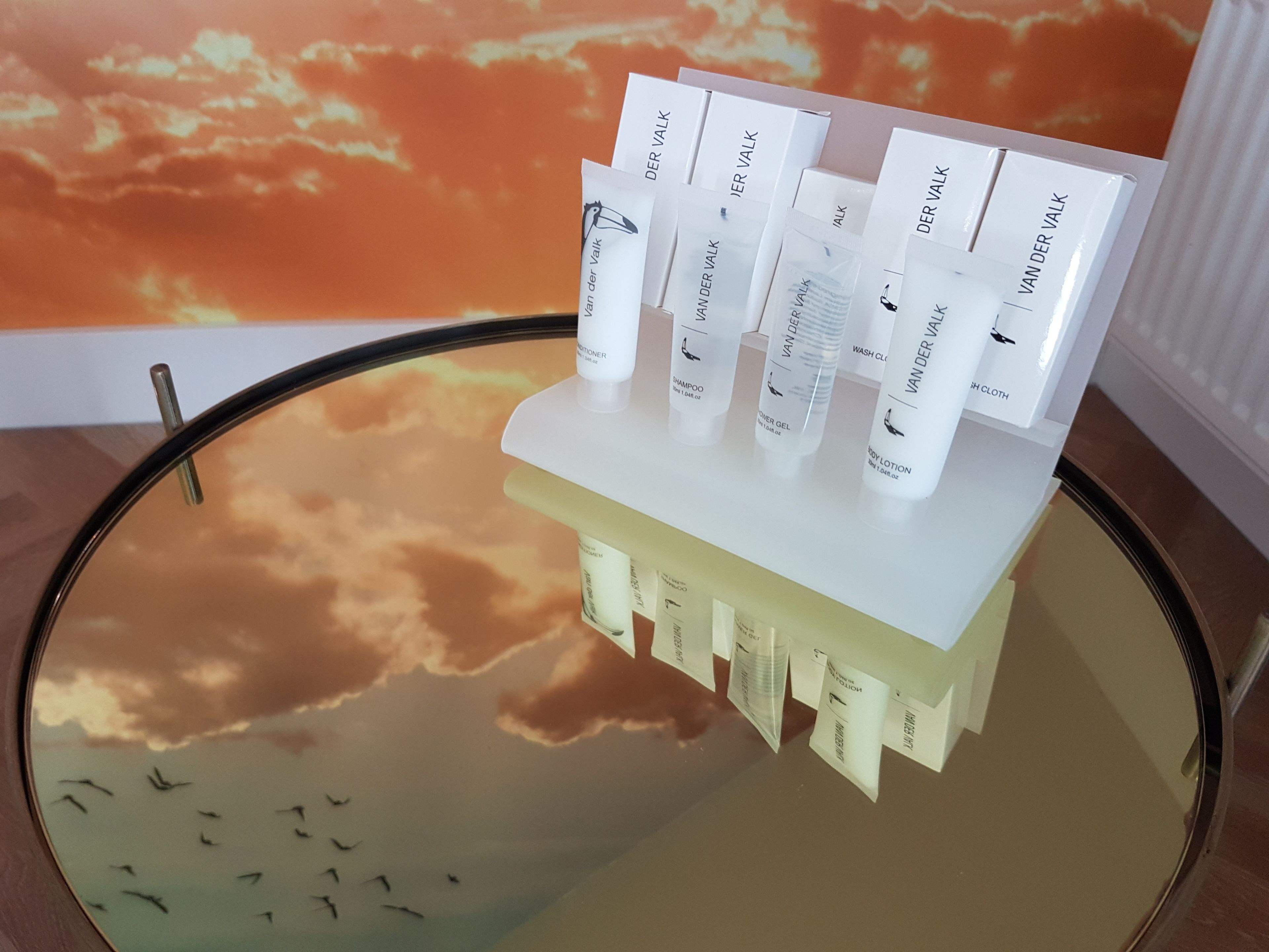 suite (sunrise) | bathroom amenities | combined shower/bathtub, free toiletries, hair dryer, towels