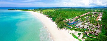 Private beach, white sand, sun loungers, beach umbrellas