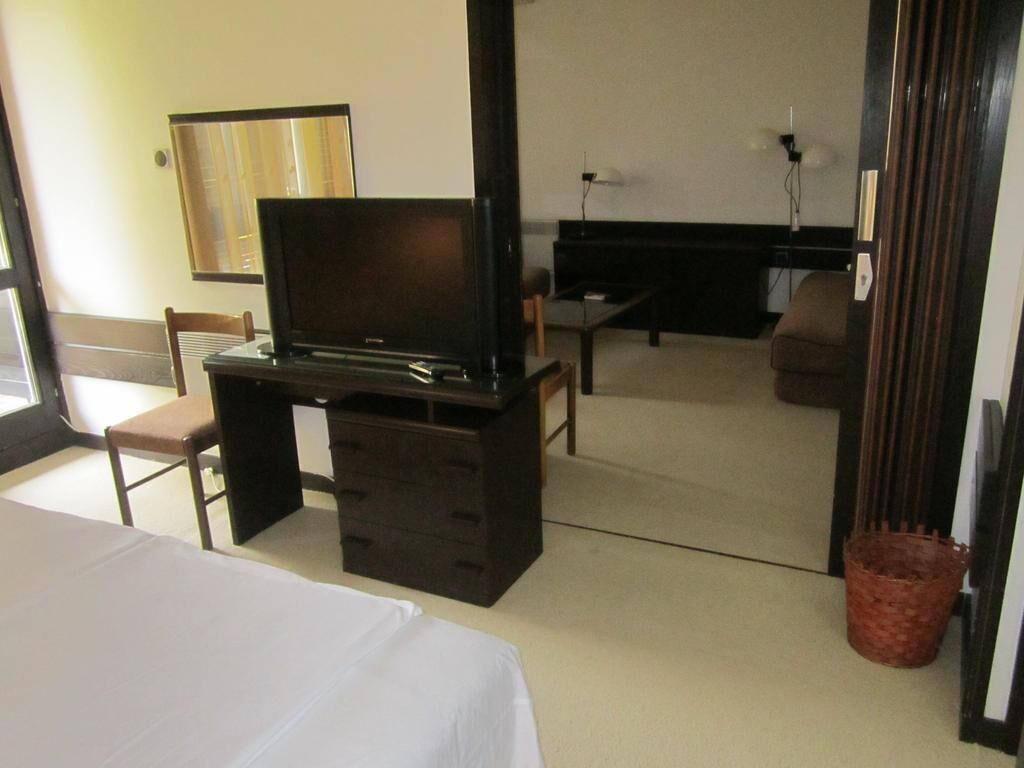 Tabla de planchar con plancha 