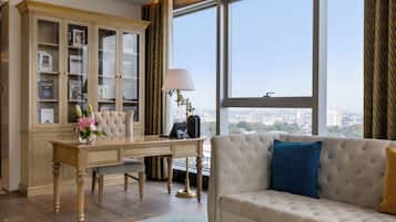 prestige city view suite | บริเวณนั่งเล่น | ทีวี