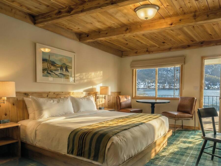 Standard Room, Lake View | Blackout drapes, iron/ironing board, free WiFi, bed sheets
