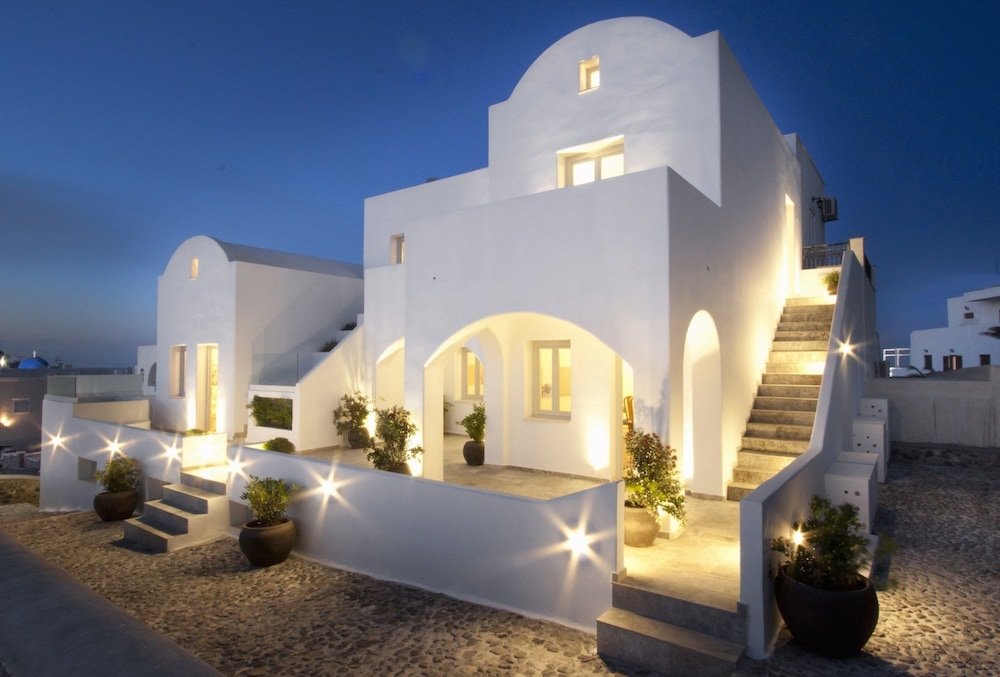 Allure Suites — Fira