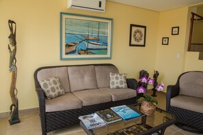 Lobby sitting area - Pousada Manga Rosa (Ilhabela)