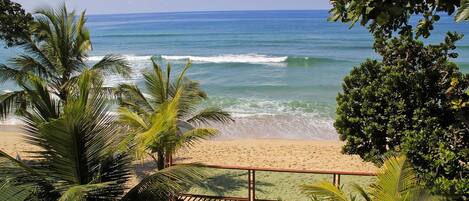 Perto da praia, areia branca