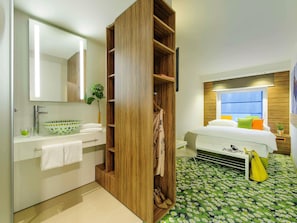 Standard Double Room | 1 bedroom, hypo-allergenic bedding, in-room safe, desk