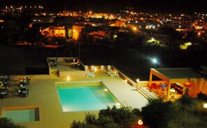 Outdoor pool, pool loungers - Hôtel Continental Khenifra (Khenifra)