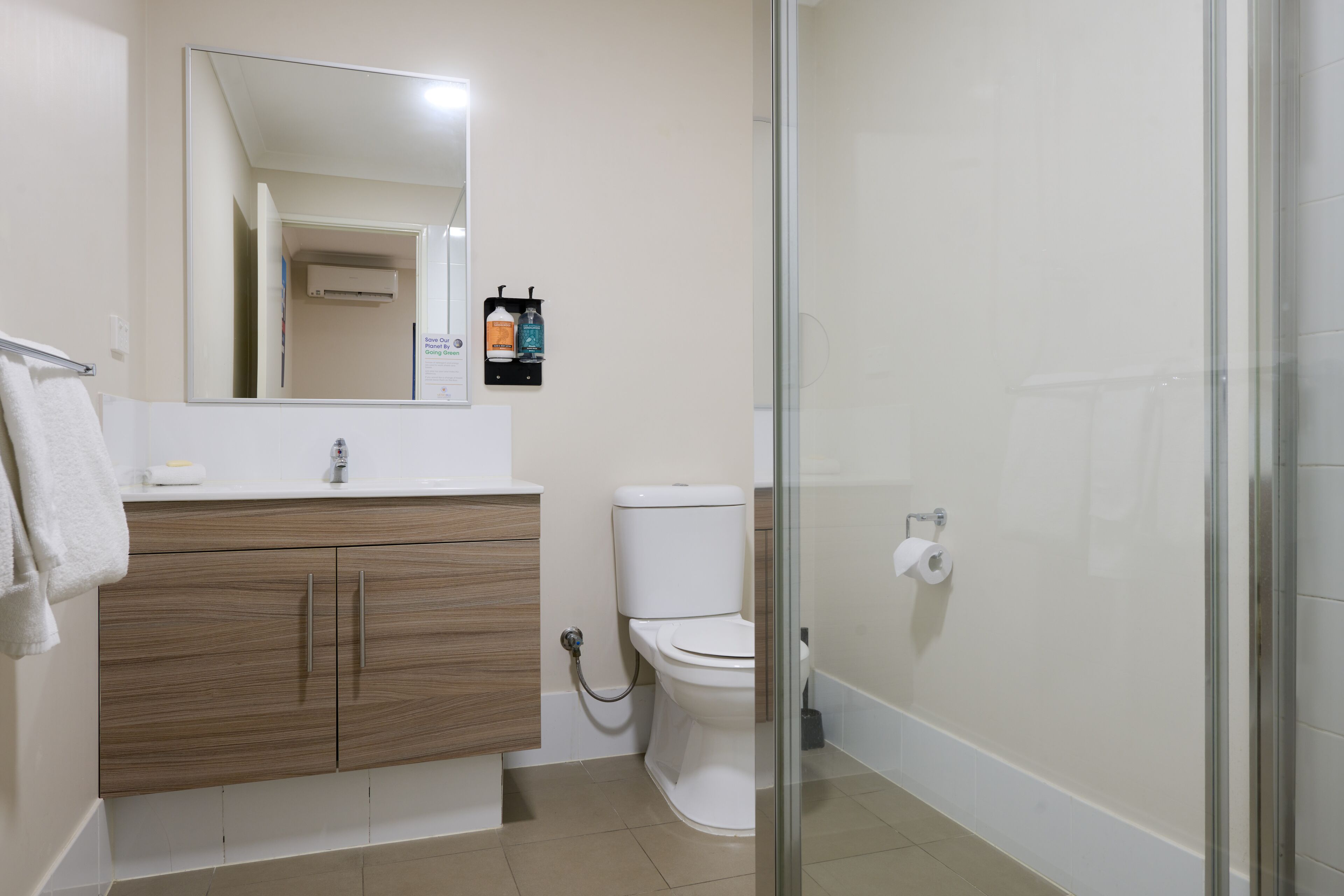 Airport Apartments by Vetroblu — image 8