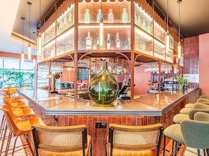 Bar (en el alojamiento)