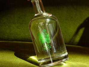 Aperto a colazione e pranzo, cucina portoghese, con tavoli all'aperto 