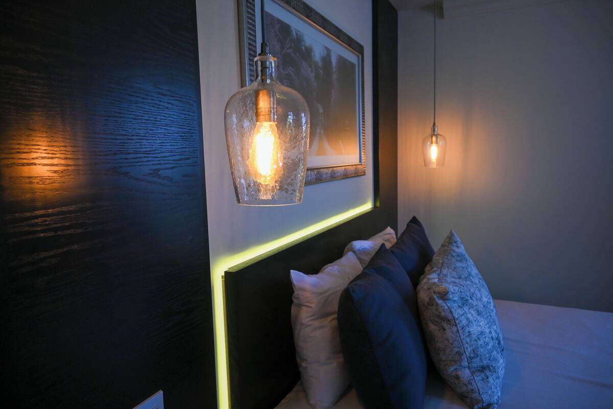 executive room | 1 bedroom, in-room safe, desk, iron/ironing board