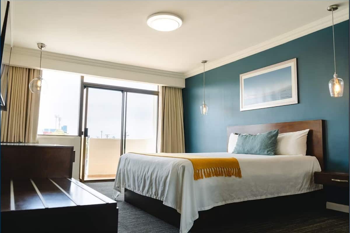 In-room safe, desk, iron/ironing board, WiFi (free)