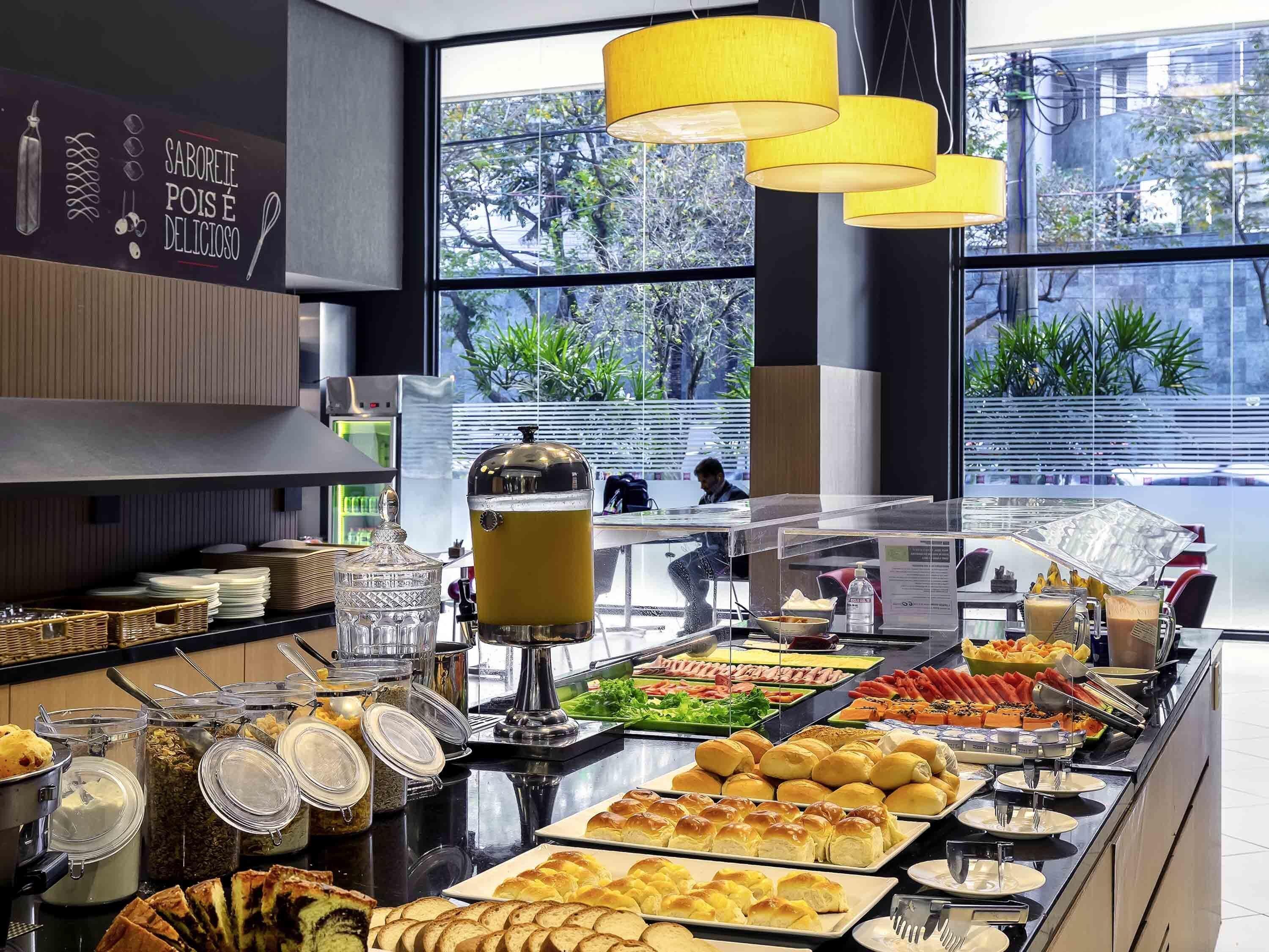 Daily buffet breakfast (BRL 49 per person)