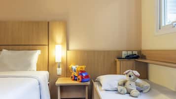 Standard Room, Multiple Beds | 1 bedroom, minibar, in-room safe, desk