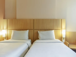 Phòng 2 giường đơn Tiêu chuẩn, 2 giường đơn | 1 phòng ngủ, minibar, két bảo mật tại phòng, bàn