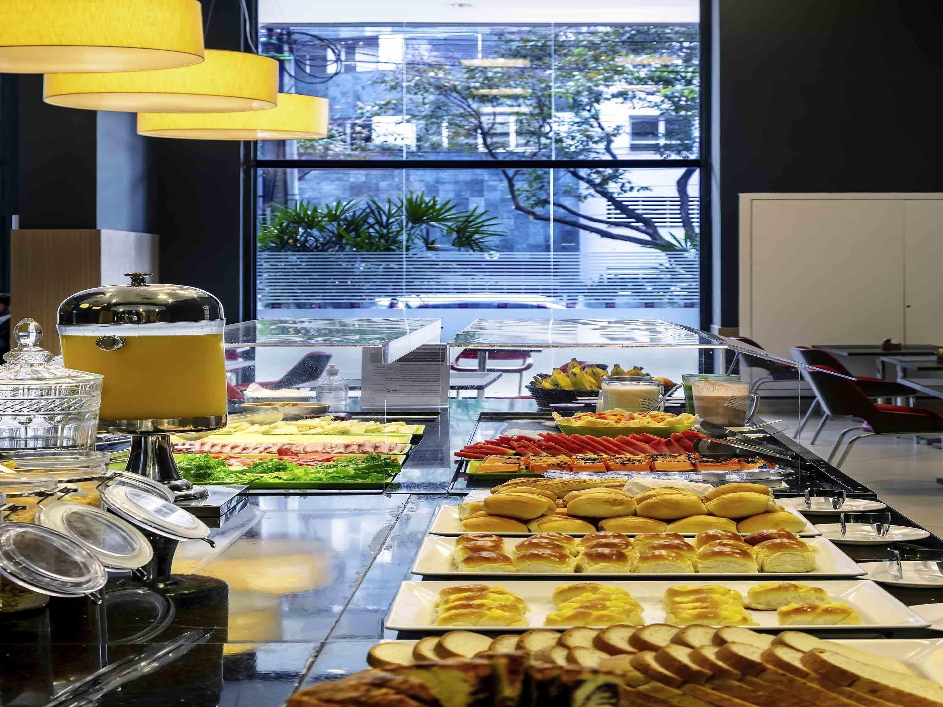 breakfast, lunch and dinner served