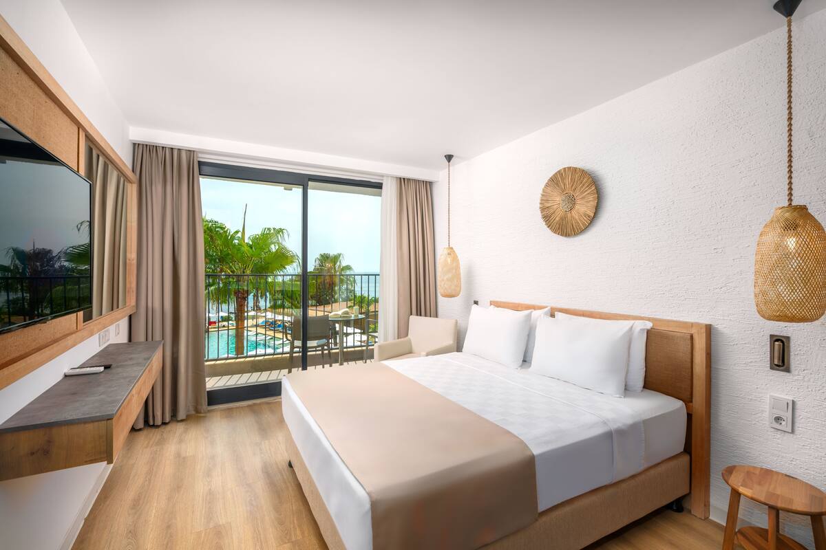 Standard Room | Minibar (free items), cribs (free)
